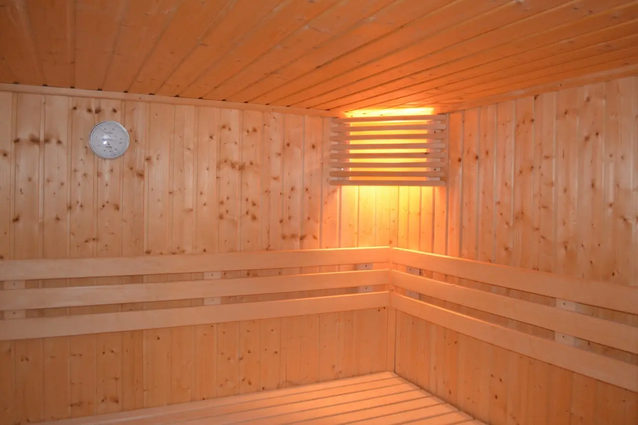Er det nødvendigt med professionel installation af en sauna lampe?